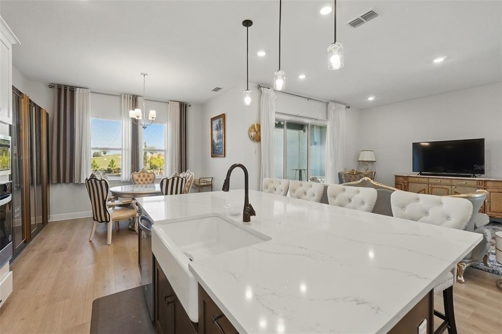 16008 Volterra Point - Photo 14