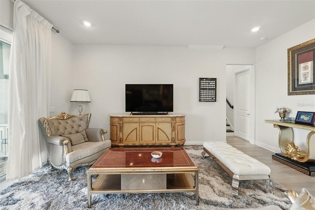 16008 Volterra Point - Photo 6