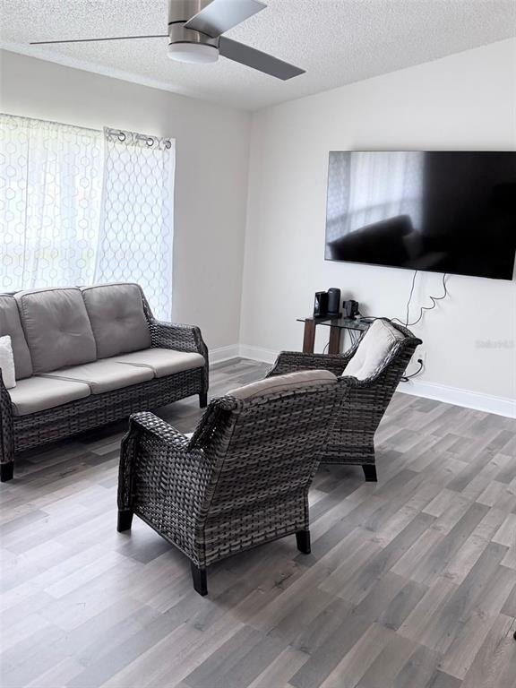 3237 London Avenue - Photo 2