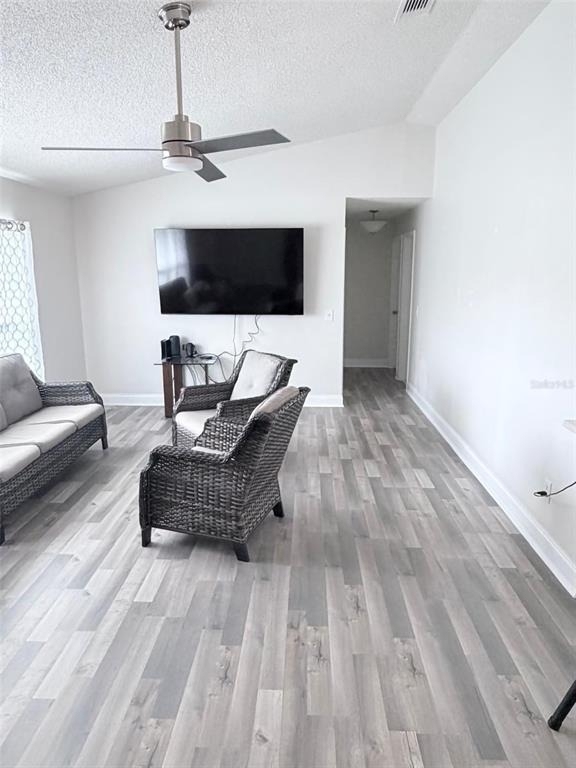 3237 London Avenue - Photo 3