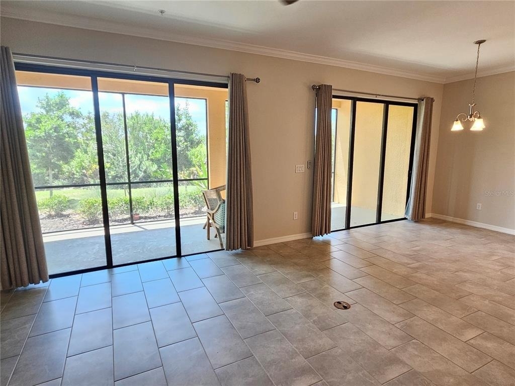 10027 Crooked Creek Drive - Photo 11