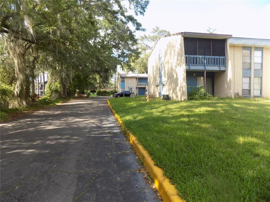 2811 Sw Archer Road - Photo 1