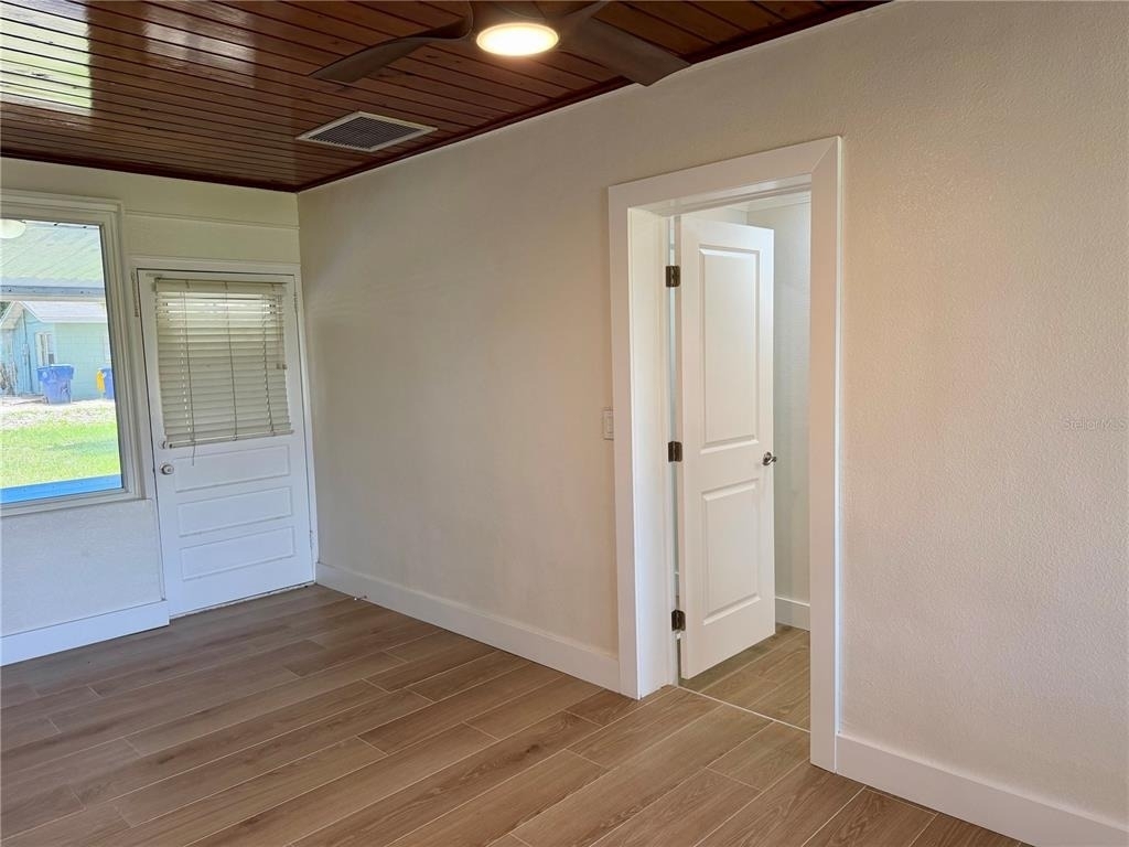 301 S Seminole Avenue - Photo 17