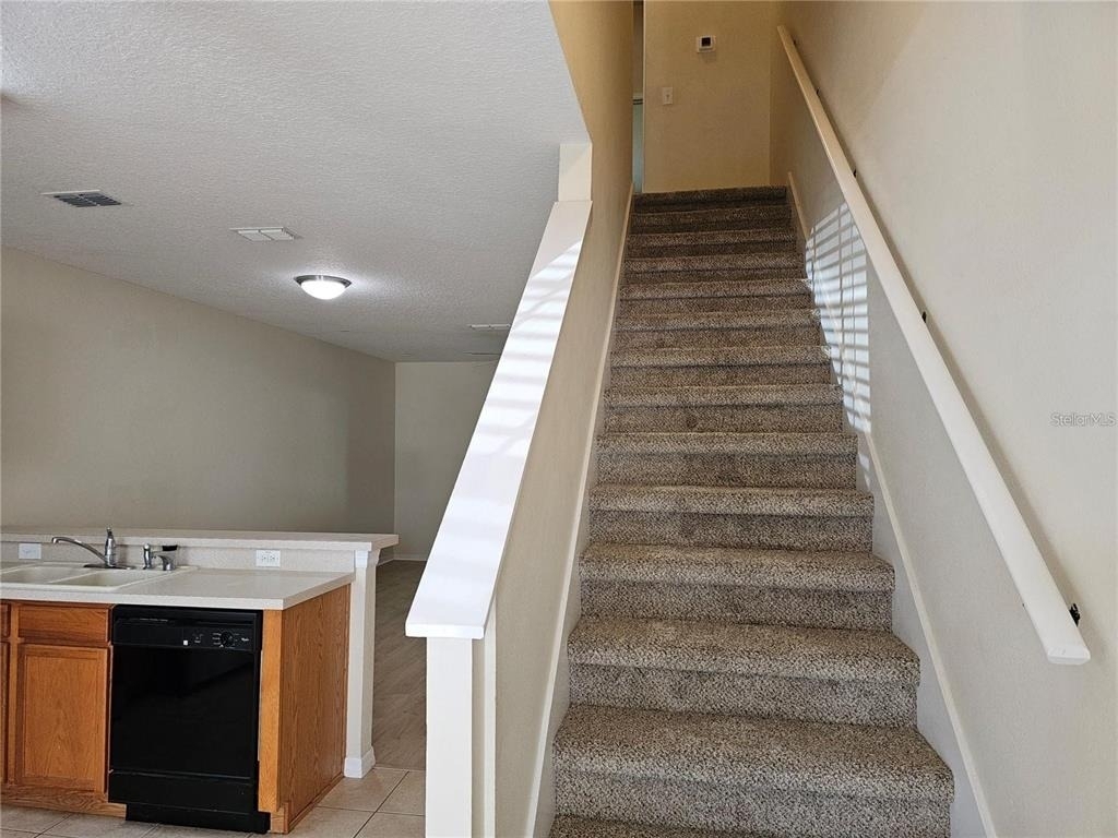 506 Wilton Cir - Photo 3