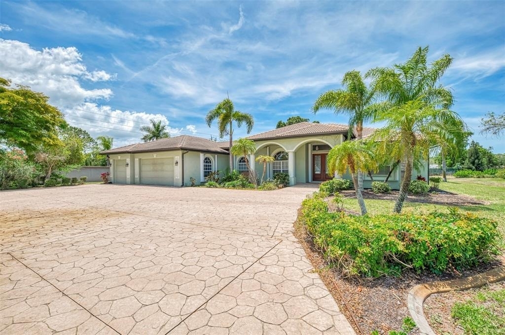 900 Park Place Drive - Photo 2