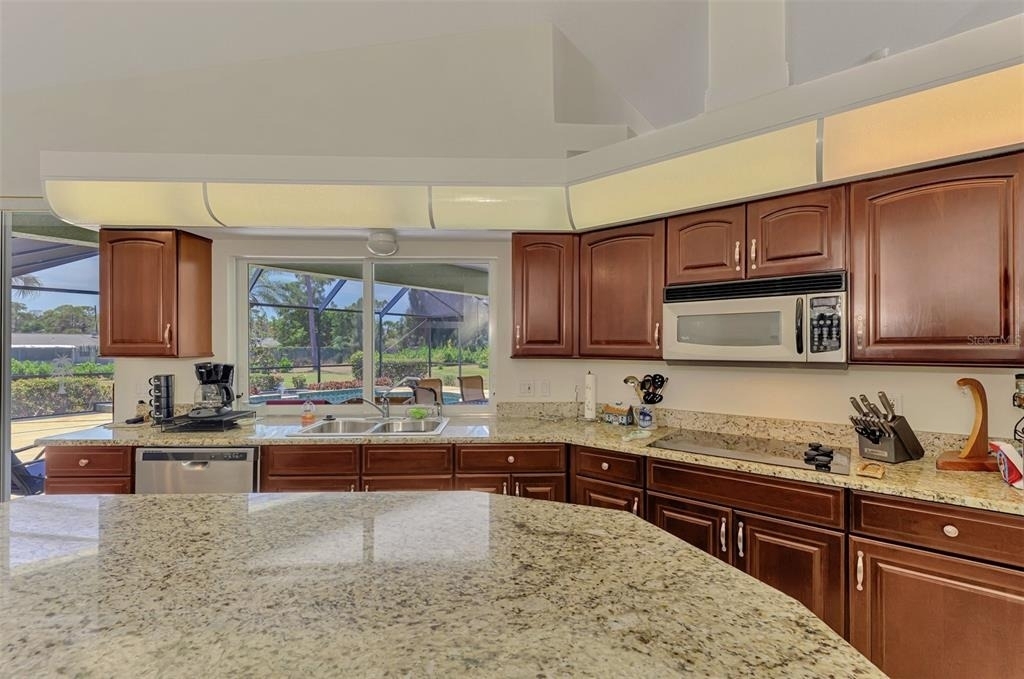 900 Park Place Drive - Photo 27