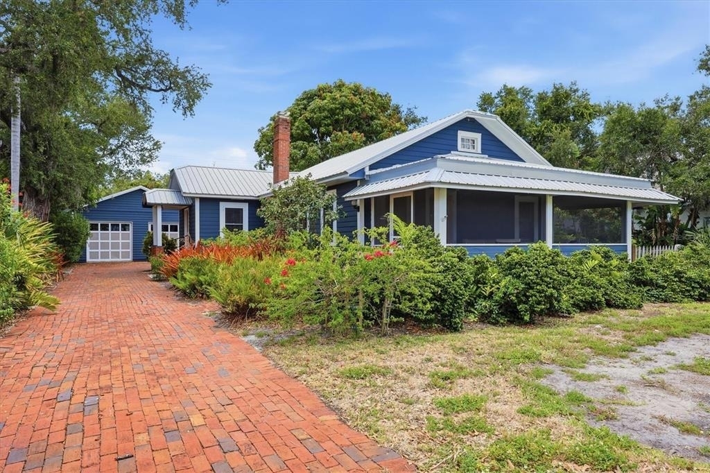 1828 Grove Street - Photo 2
