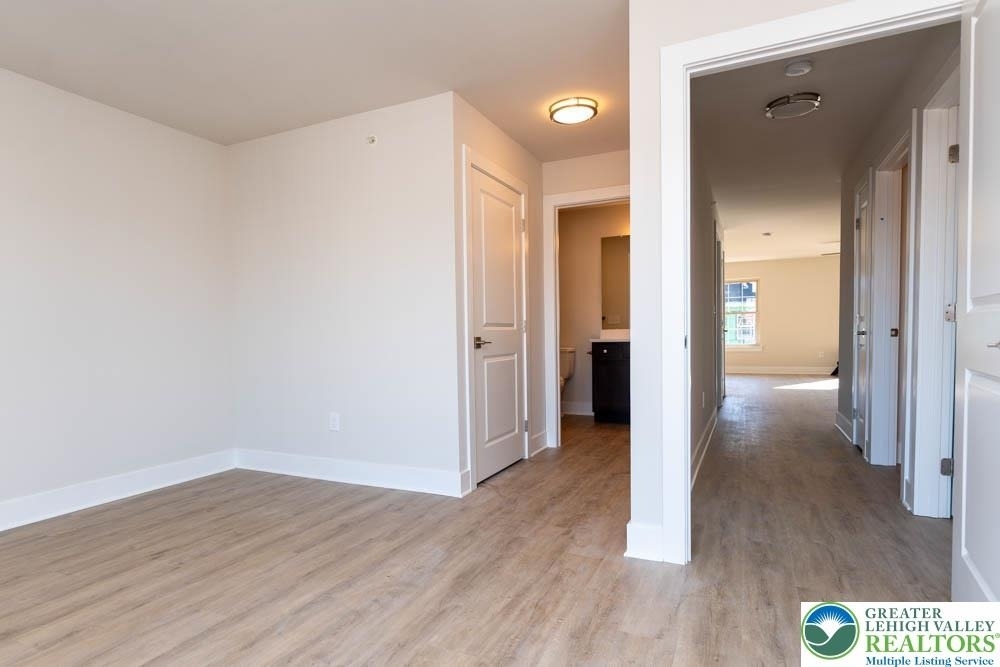 1275 E 4th Street - Photo 19