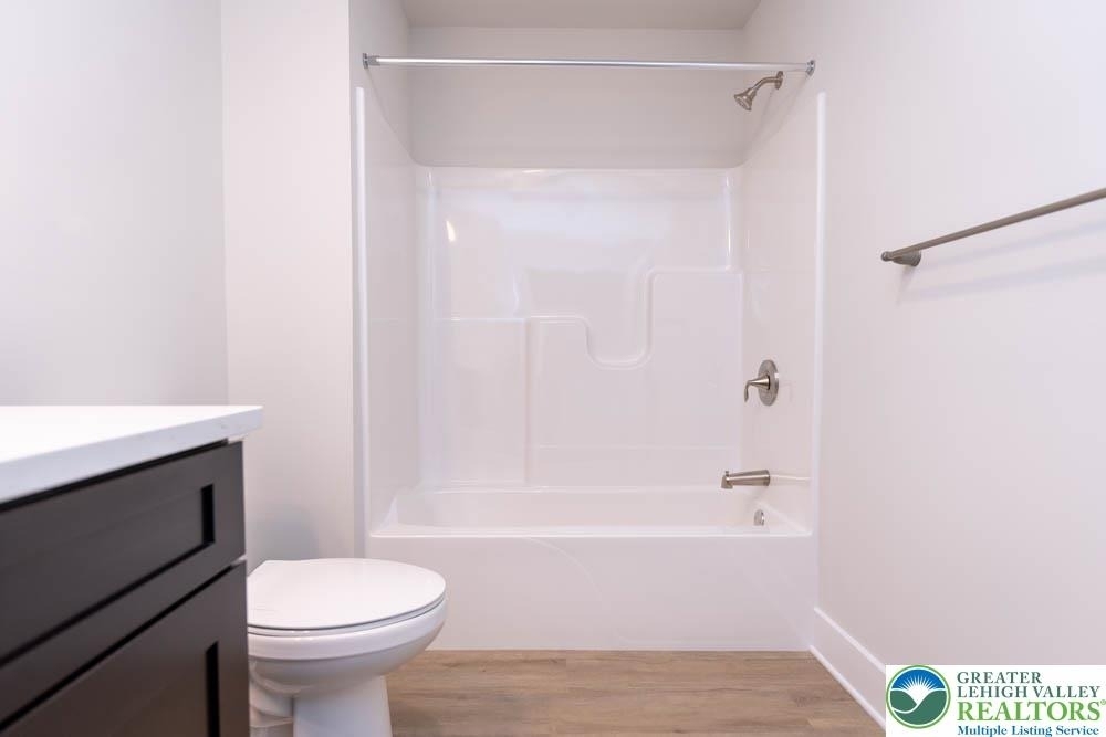 1275 E 4th Street - Photo 11