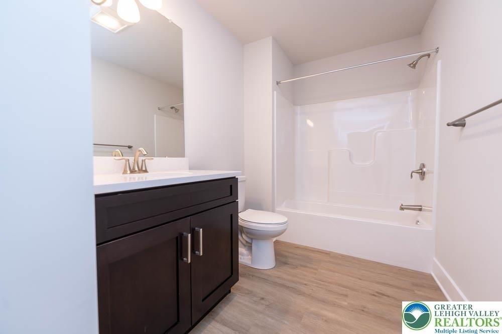 1275 E 4th Street - Photo 10