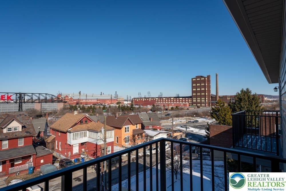 1275 E 4th Street - Photo 17
