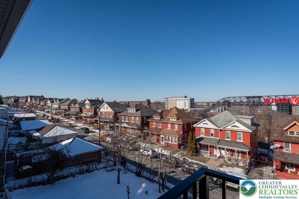 1275 E 4th Street - Photo 18