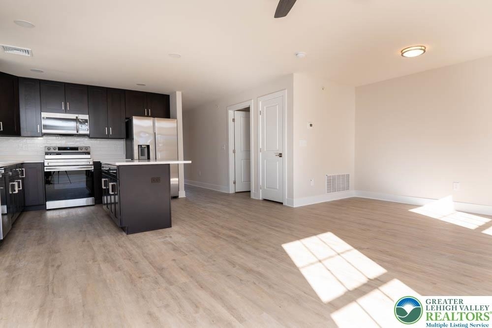 1275 E 4th Street - Photo 5