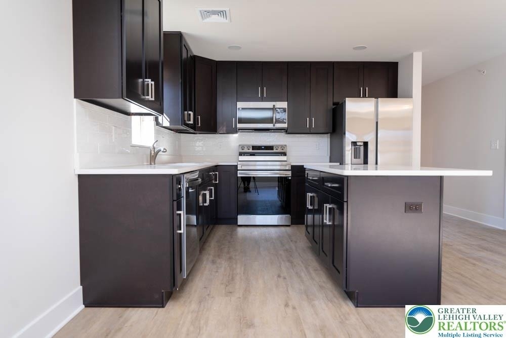 1275 E 4th Street - Photo 6