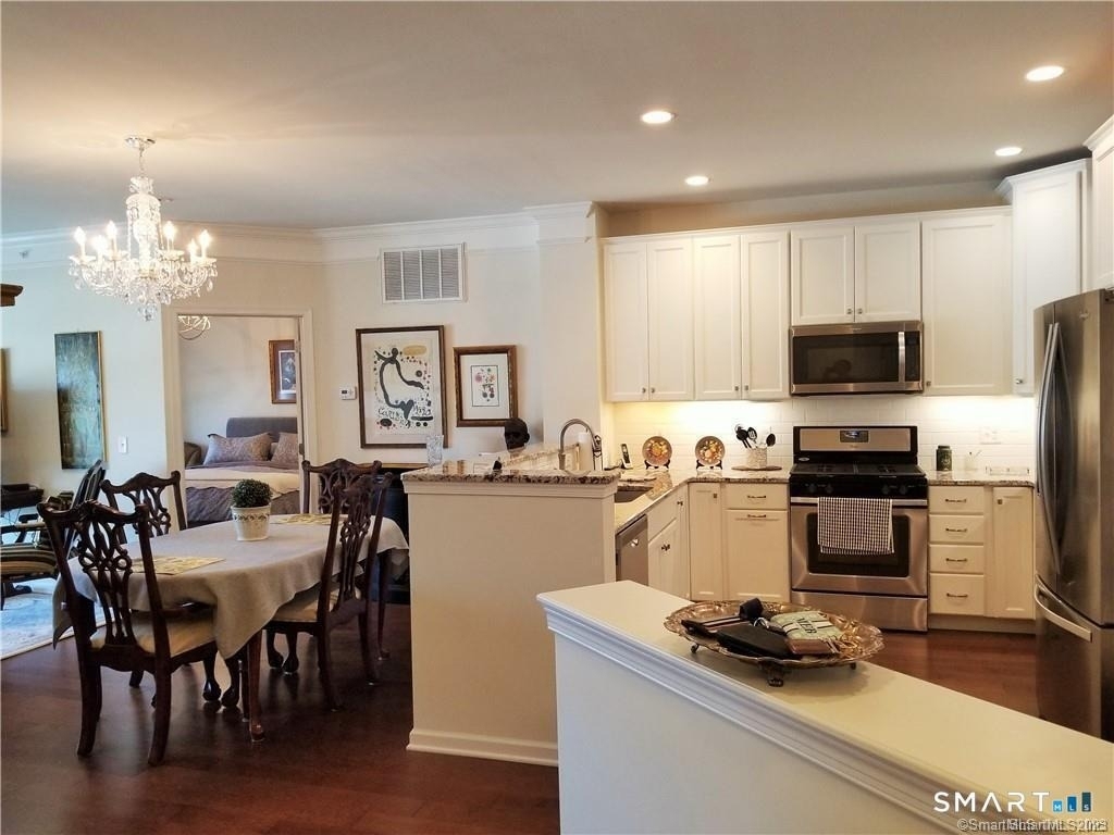 424 Center Meadow Lane - Photo 5