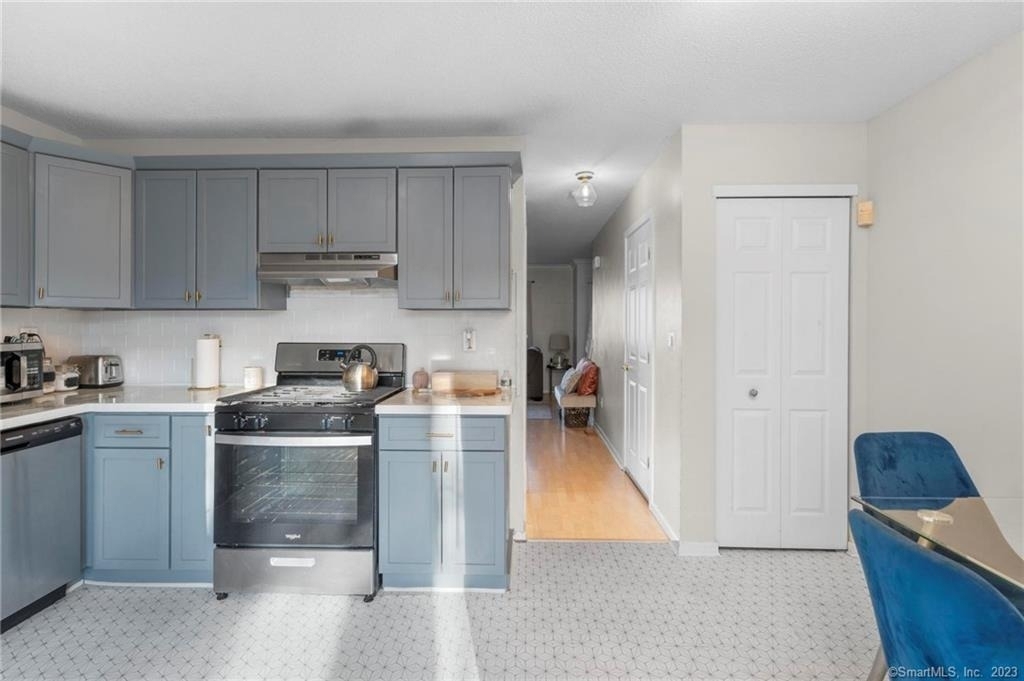 360 Spring Street - Photo 2