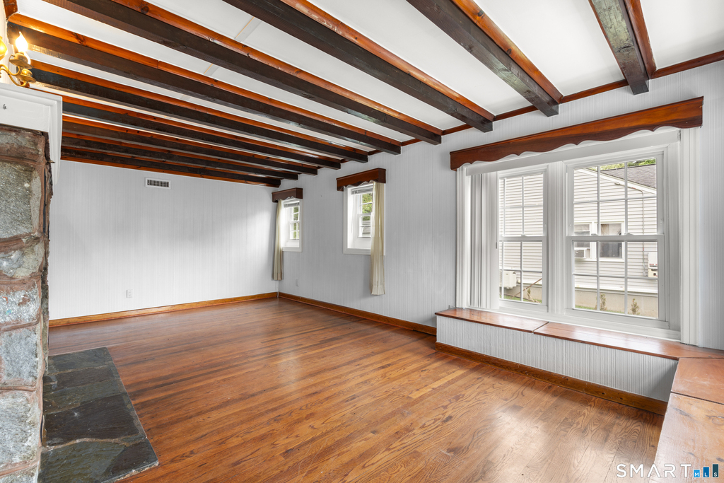 399 Hawthorne Avenue - Photo 11
