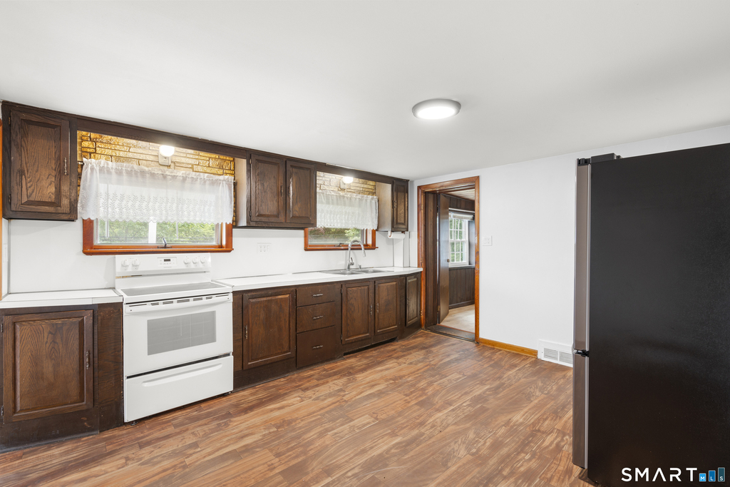 399 Hawthorne Avenue - Photo 14