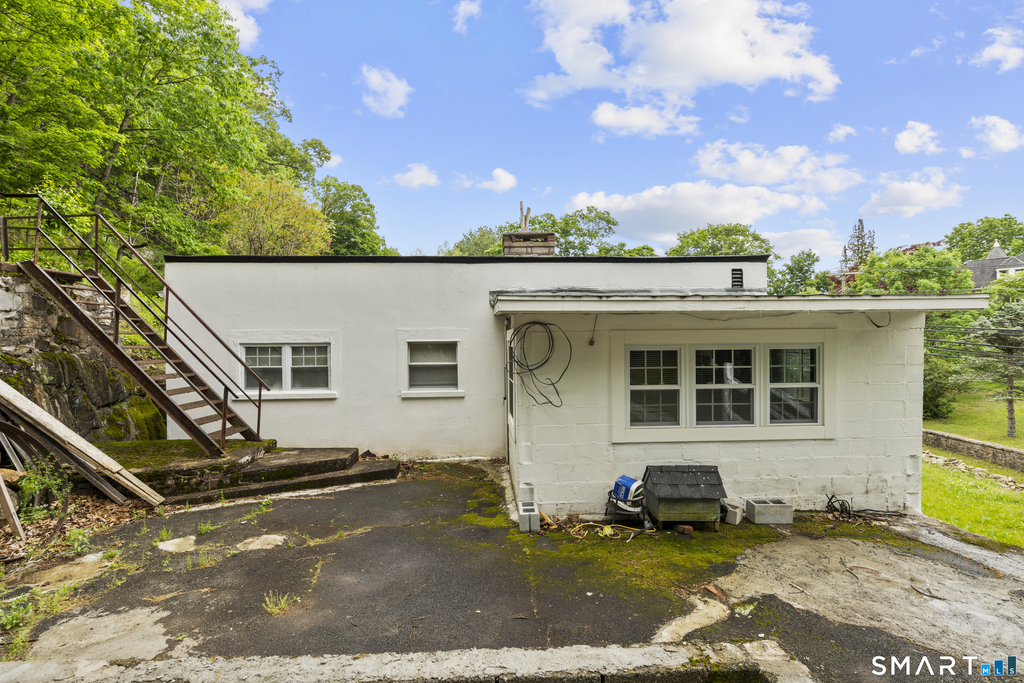 399 Hawthorne Avenue - Photo 6