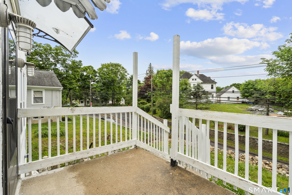 399 Hawthorne Avenue - Photo 1