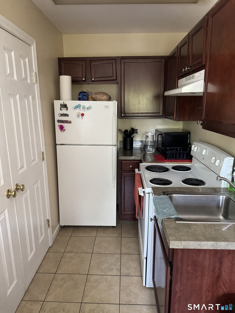 422 Main Street - Photo 2