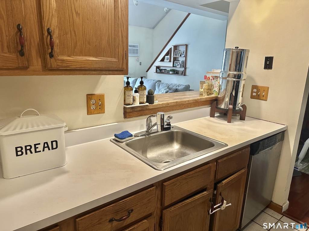 8 Rose Lane - Photo 4