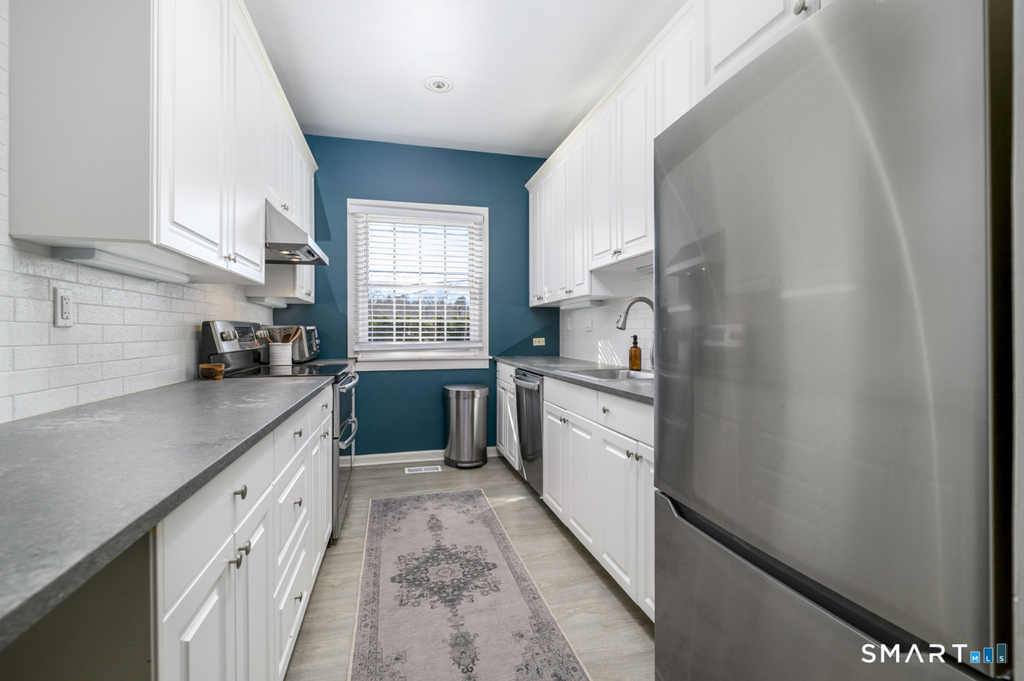 244 Park Street - Photo 8