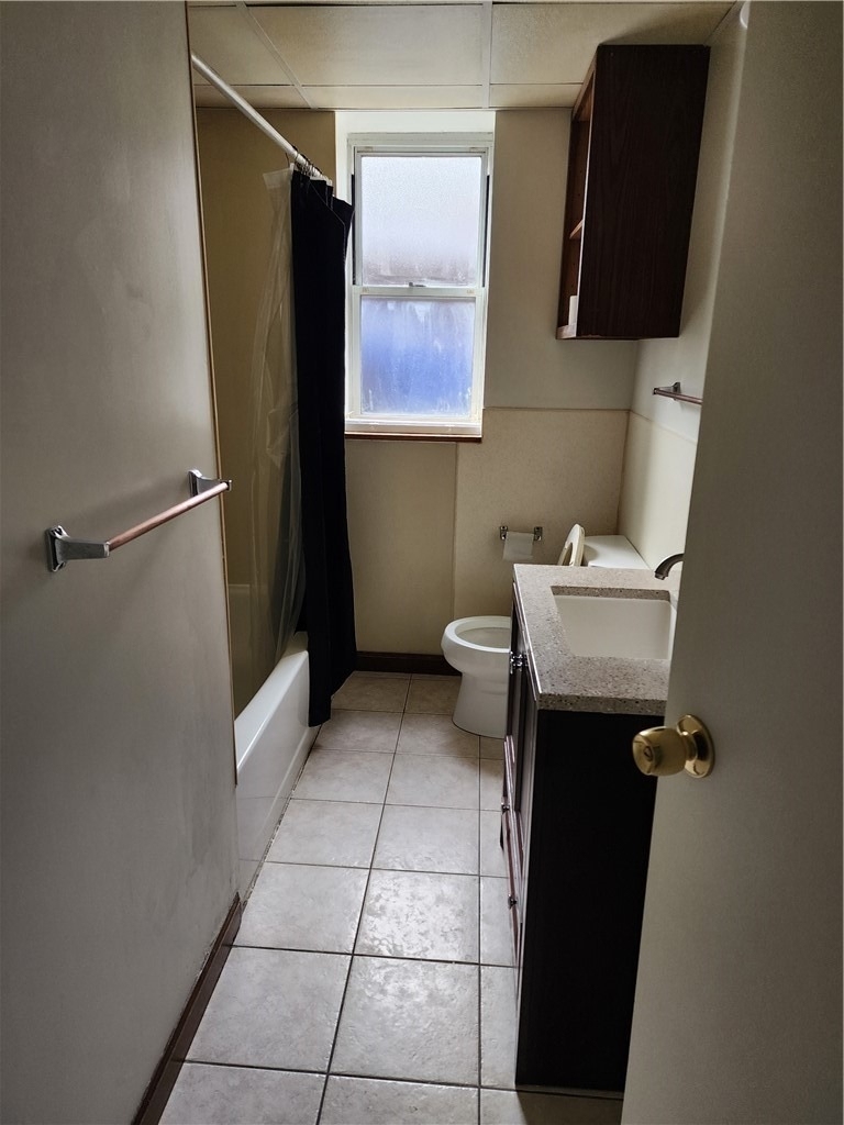 1320 Kelton Ave - Photo 2