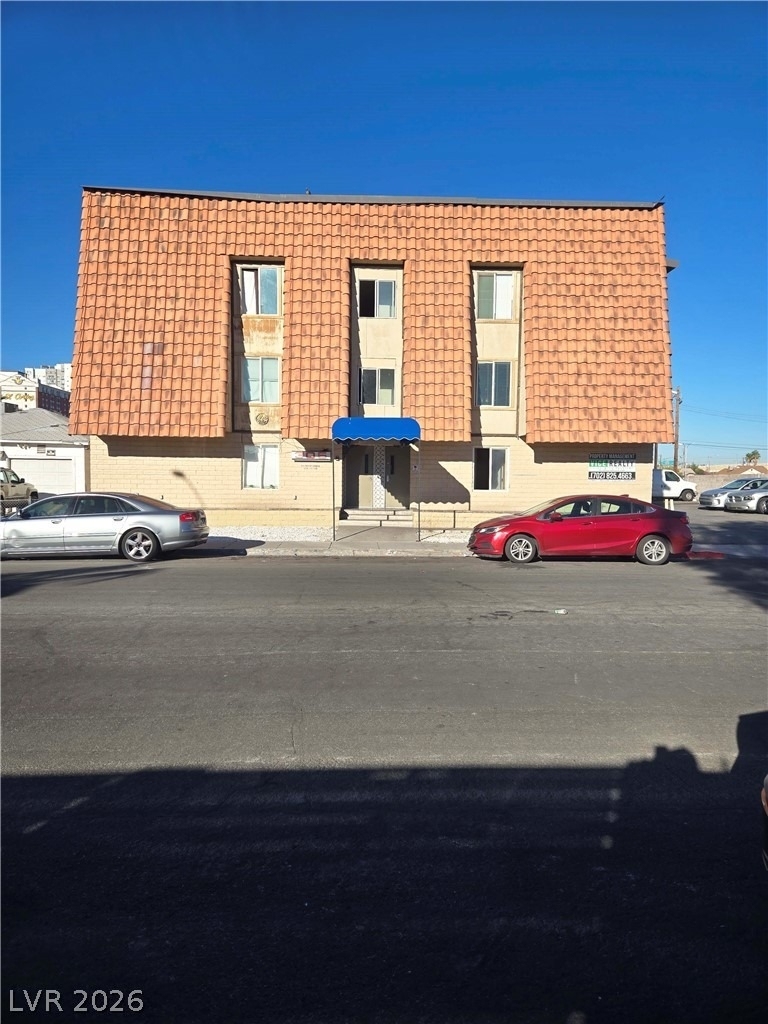 305 N 10th Street - Photo 0