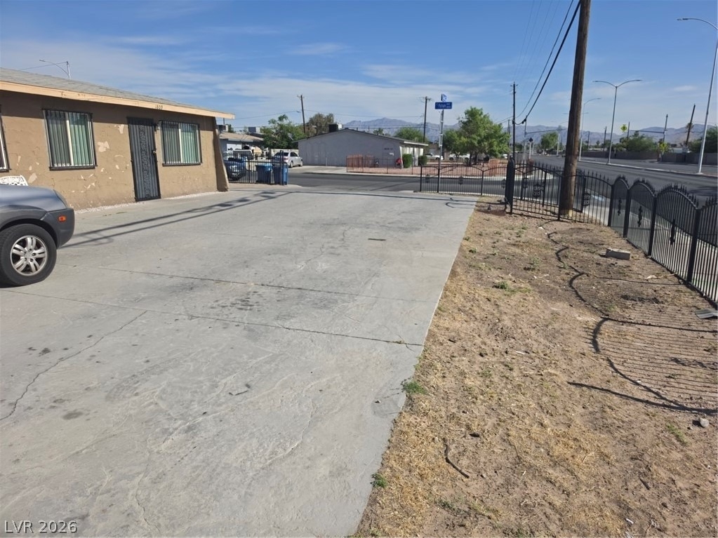 1809 Putnam Avenue - Photo 2