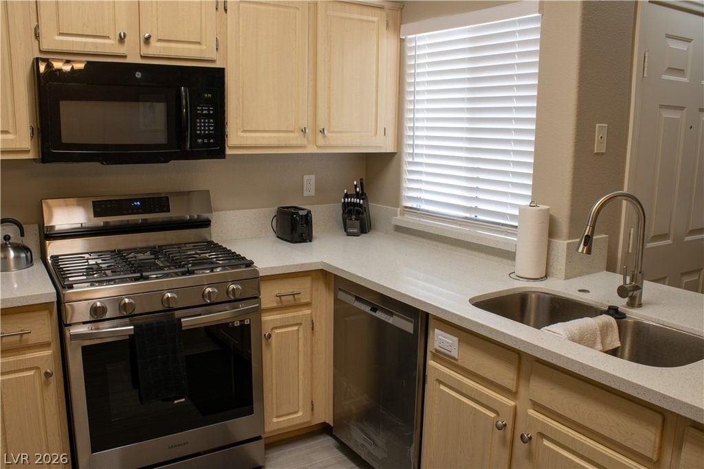 855 N Stephanie Street - Photo 8