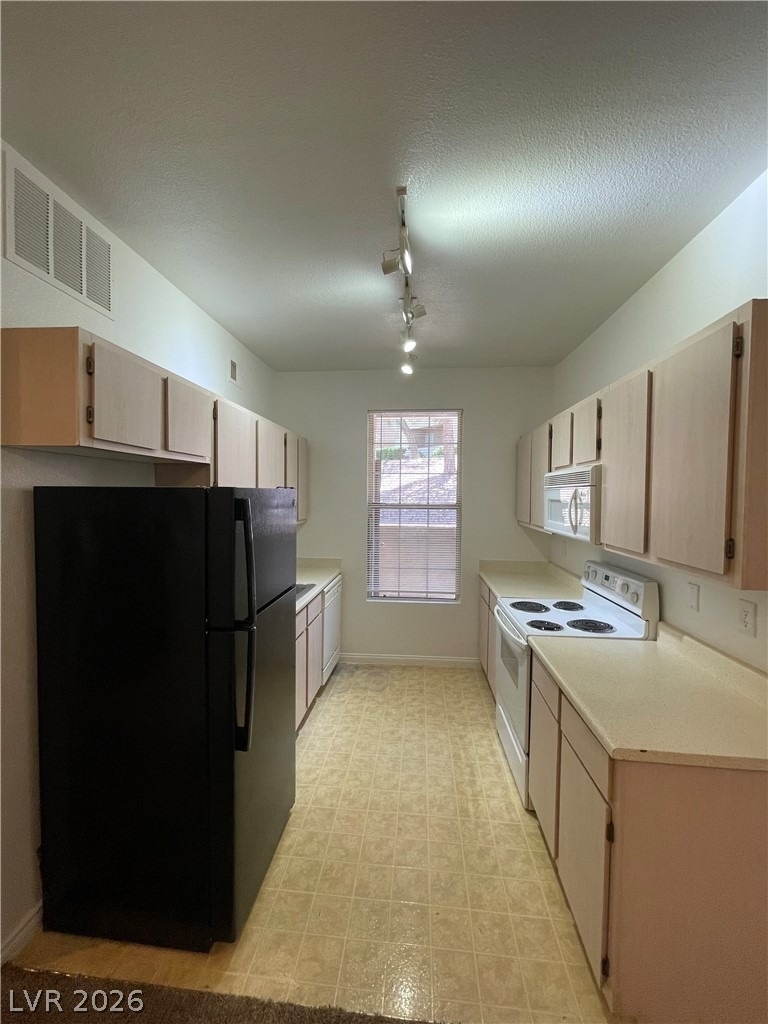 231 W Horizon Ridge Parkway - Photo 3