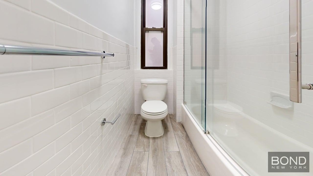 East 38th Street - Photo 8