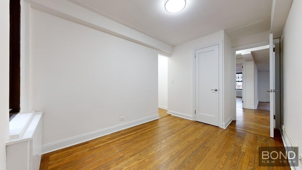East 38th Street - Photo 5