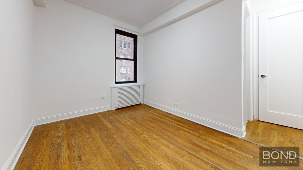 East 38th Street - Photo 10