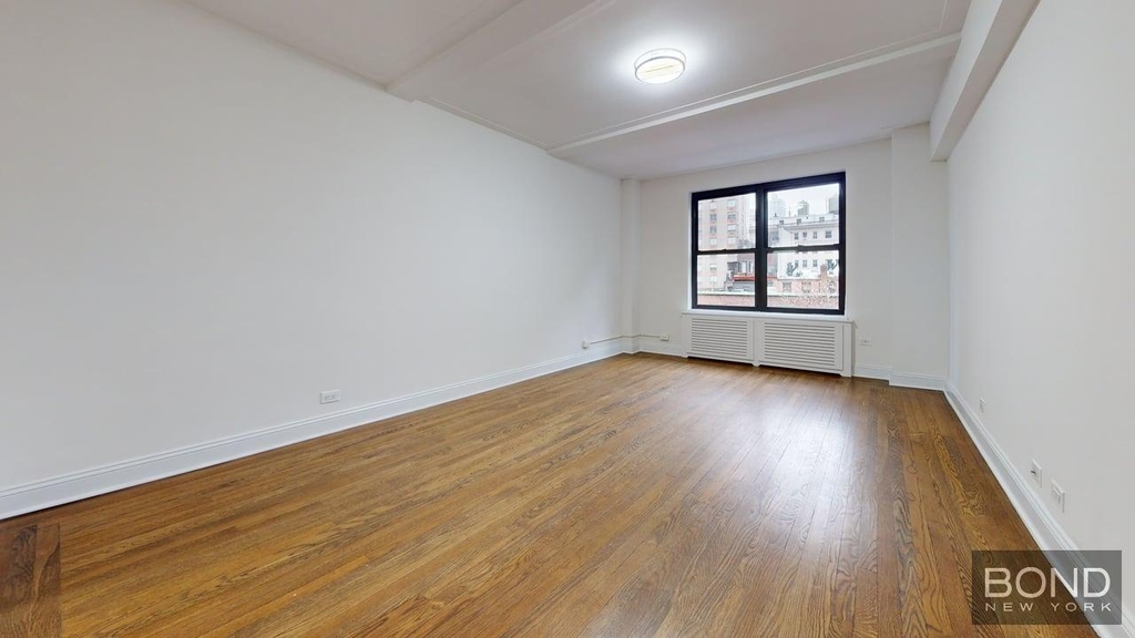 East 38th Street - Photo 15