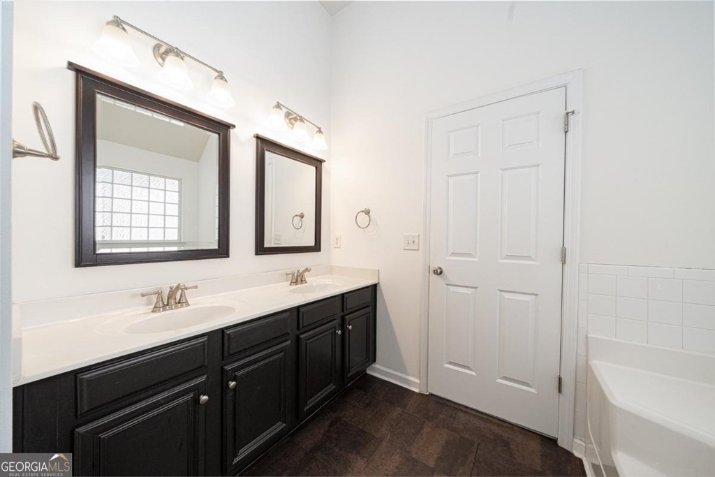 715 Moonlight Way - Photo 33