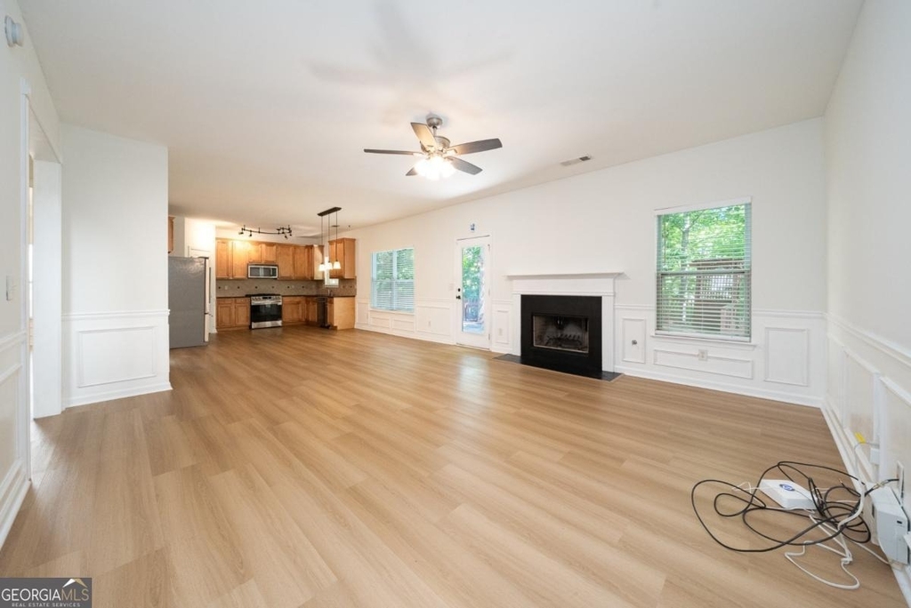 715 Moonlight Way - Photo 17