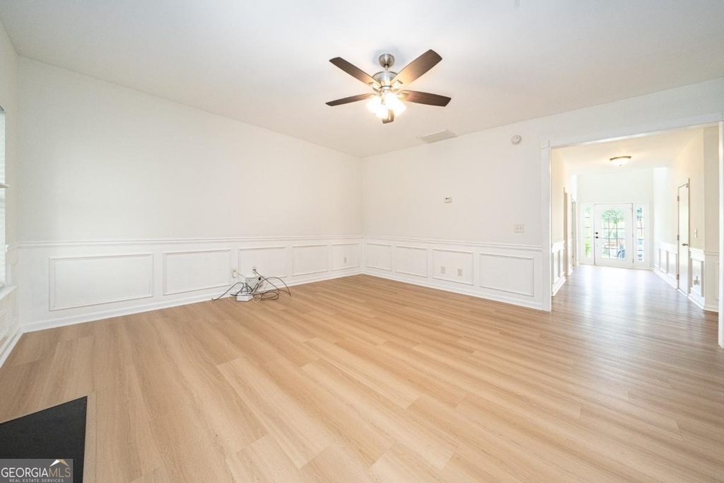 715 Moonlight Way - Photo 18