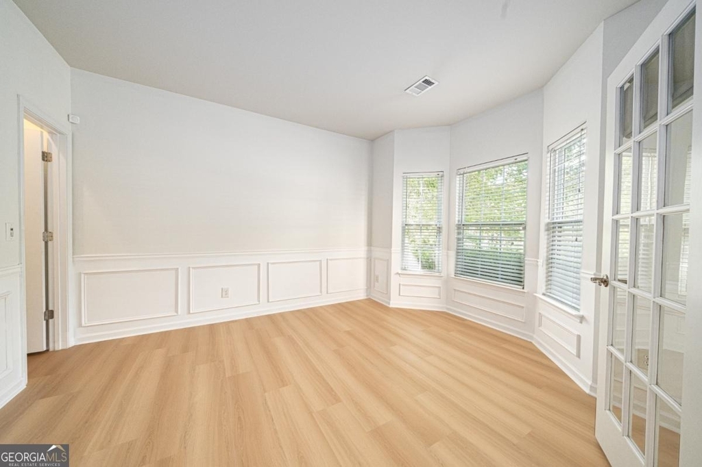 715 Moonlight Way - Photo 6