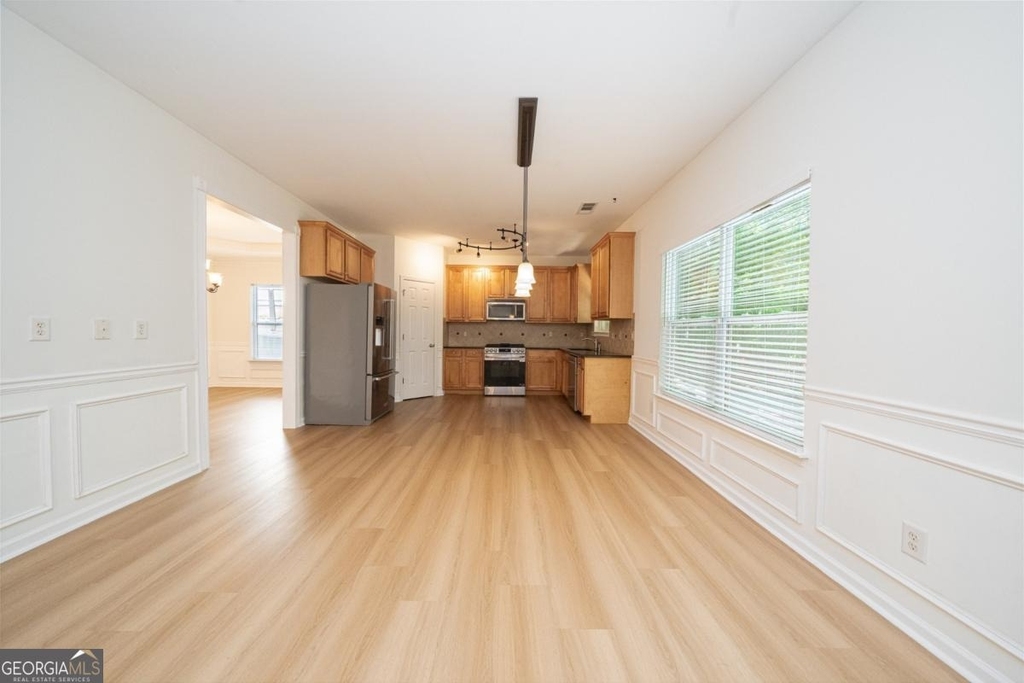 715 Moonlight Way - Photo 19
