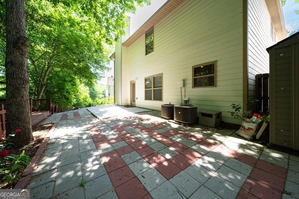 715 Moonlight Way - Photo 44