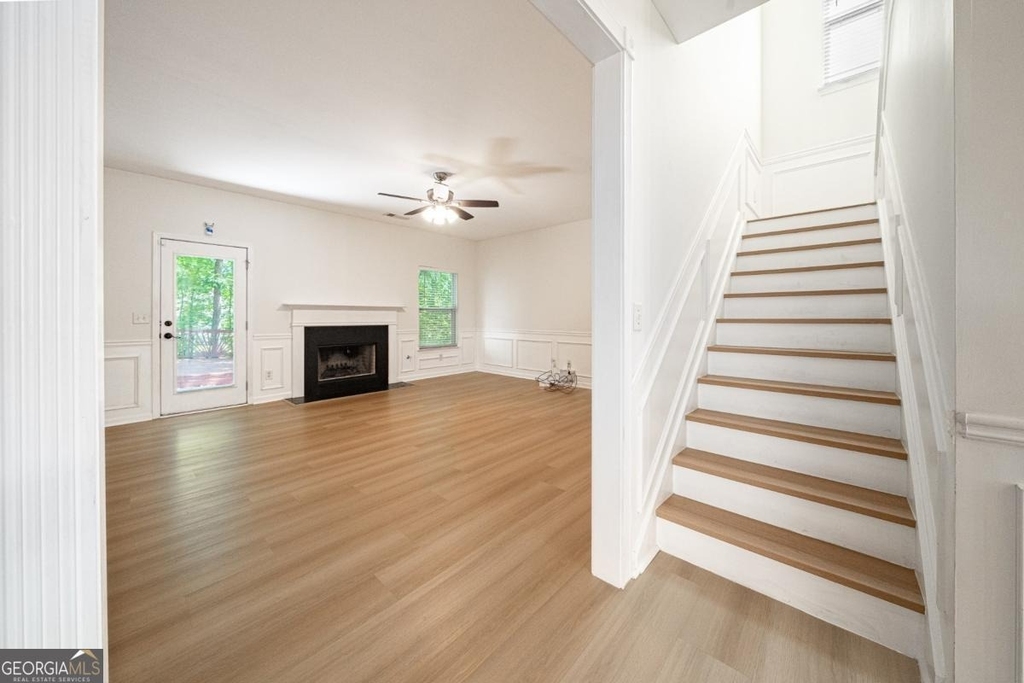715 Moonlight Way - Photo 15