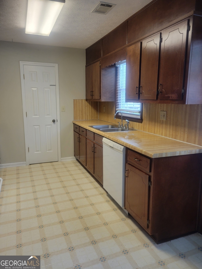 488 Slew Avenue - Photo 7