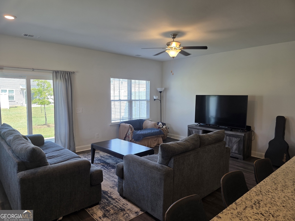 541 Governor Treutlen Circle - Photo 6