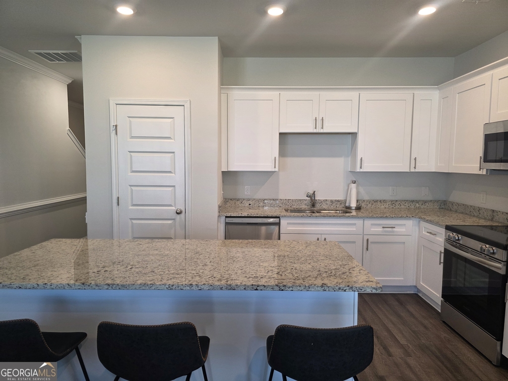 541 Governor Treutlen Circle - Photo 8