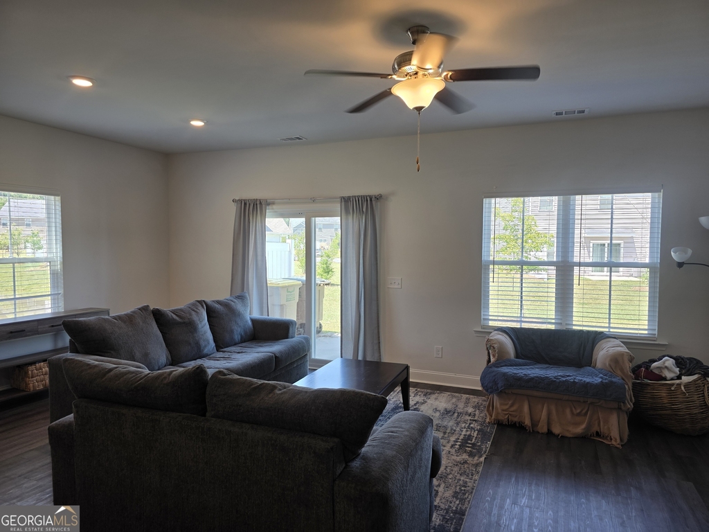 541 Governor Treutlen Circle - Photo 5