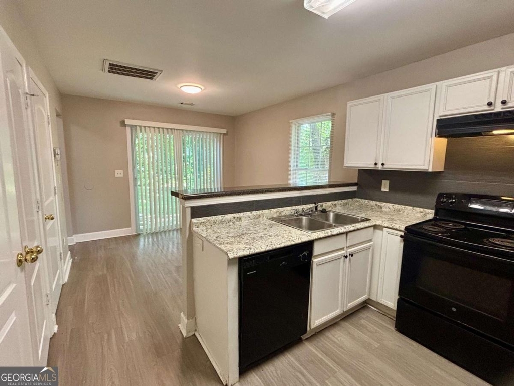2595 Elliott Street Nw - Photo 9