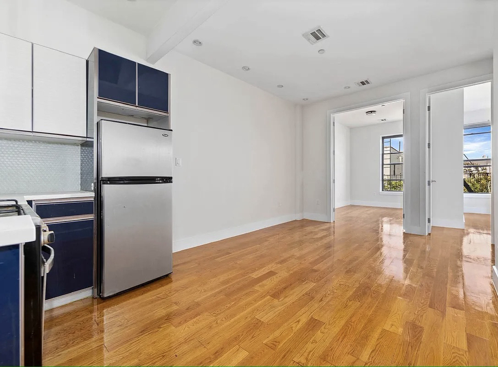 751 Dekalb Avenue - Photo 5