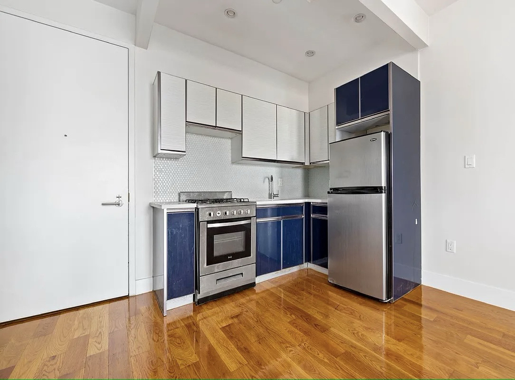 751 Dekalb Avenue - Photo 4